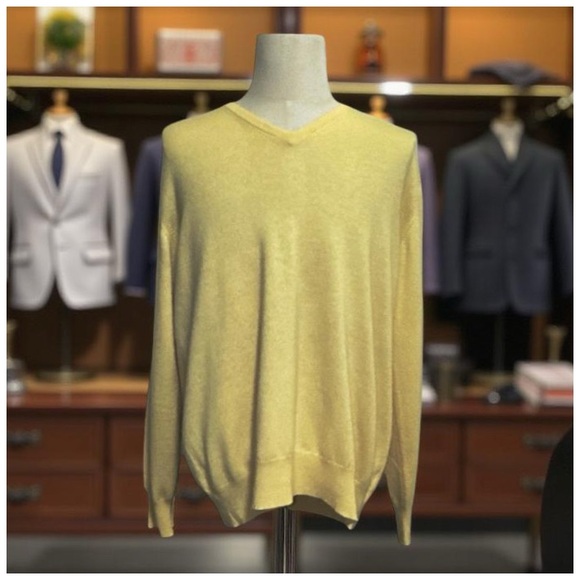 Malo Men’s Yellow Cashmere V-Neck Sweater. XL - Picture 3 of 13